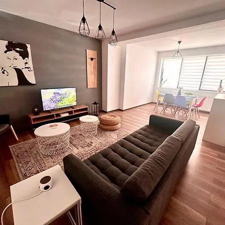 Casa Curte Interioara, Centru Villa Kaloşvar